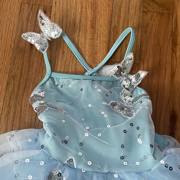 Dance - Picture 2 of 8